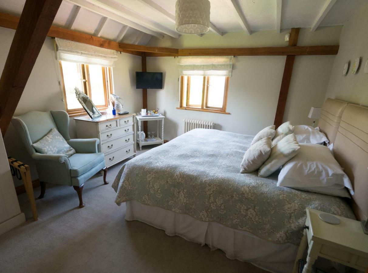 North Downs Barn Bed & Breakfast Rochester  Dış mekan fotoğraf